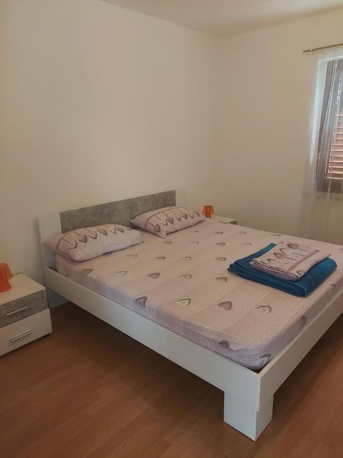 Apartments Vilanija Екстериор снимка